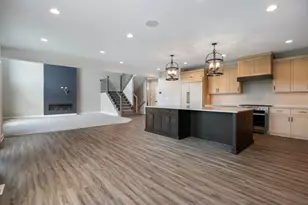 1033 Emerald Dr, Naperville, IL 60540 - Photo 9