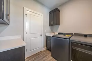 1033 Emerald Dr, Naperville, IL 60540 - Photo 15