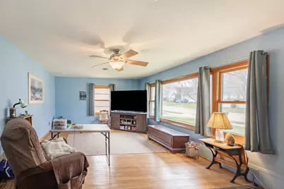 63 S Union Street, Elgin, IL 60123 - Photo 3