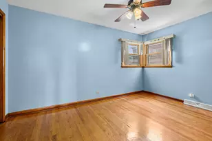 3855 W 58th Pl, Chicago, IL 60629 - Photo 11