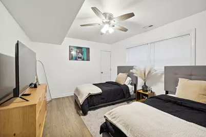 5565 W Gladys Avenue #2, Chicago, IL 60644 - Photo 7