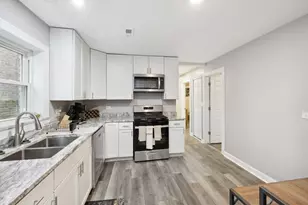 5565 W Gladys Ave, Chicago, IL 60644 - Photo 9