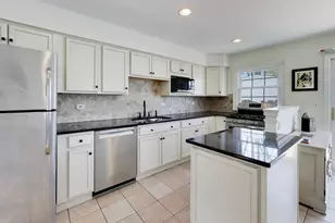 845 Country Club Dr, Libertyville, IL 60048 - Photo 5