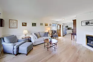 845 Country Club Dr, Libertyville, IL 60048 - Photo 3