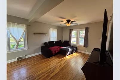 927 Townsend Street, Sycamore, IL 60178 - Photo 5
