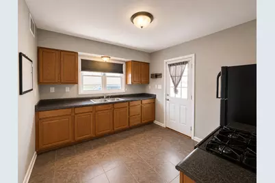 927 Townsend Street, Sycamore, IL 60178 - Photo 9