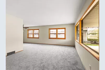 [Address not provided], Rockford, IL 61107 - Photo 7