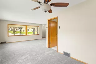 [Address not provided], Rockford, IL 61107 - Photo 11