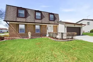 1641 Missouri Dr, Elk Grove Village, IL 60007 - Photo 3
