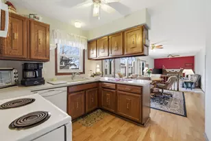 1641 Missouri Dr, Elk Grove Village, IL 60007 - Photo 11