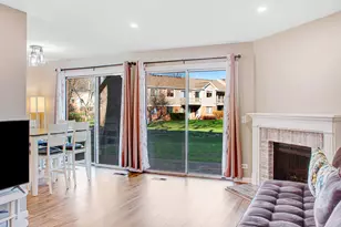 136 Wolcott Ct, Schaumburg, IL 60193 - Photo 5