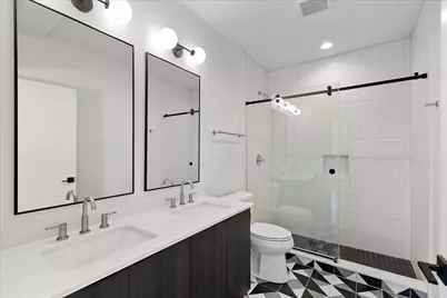 1801 W Grand Avenue #402, Chicago, IL 60622 - Photo 5