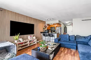 111 W Maple St, Chicago, IL 60610 - Photo 3