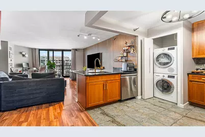 111 W Maple Street #3305, Chicago, IL 60610 - Photo 7