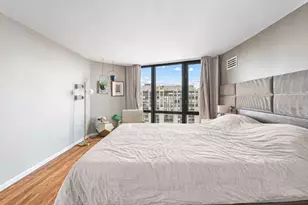 111 W Maple St, Chicago, IL 60610 - Photo 9