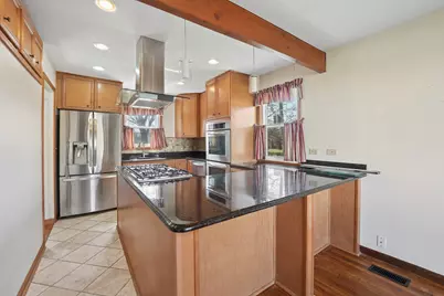 901 E Sunrise Road, Addison, IL 60101 - Photo 5