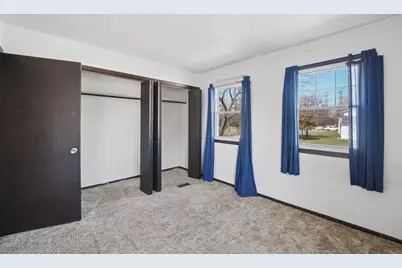 901 E Sunrise Road, Addison, IL 60101 - Photo 15