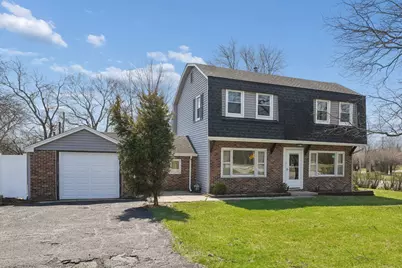 901 E Sunrise Road, Addison, IL 60101 - Photo 1