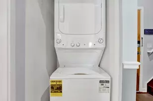 1069 W 14th Pl, Chicago, IL 60608 - Photo 17