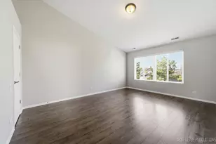 1102 Delta Dr, Elgin, IL 60123 - Photo 17