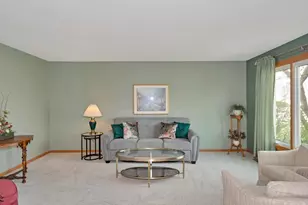 9219 Greenwood Dr, Tinley Park, IL 60487 - Photo 5