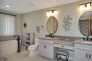 9219 Greenwood Dr, Tinley Park, IL 60487 - Photo 17