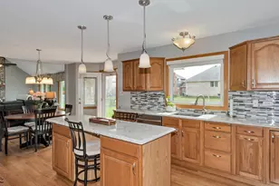 9219 Greenwood Dr, Tinley Park, IL 60487 - Photo 3