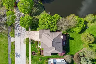 2360 Sutton Ln, Aurora, IL 60502 - Photo 3