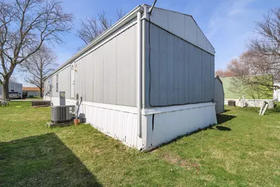 4809 W Windsor Road #D18, Champaign, IL 61822 - Photo 5