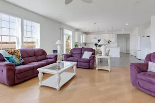 1812 Empress Dr, Elgin, IL 60124 - Photo 7