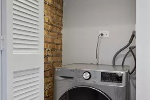 7383 N Damen Ave, Chicago, IL 60645 - Photo 11