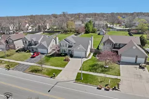 1066 N 129th Infantry Dr, Joliet, IL 60435 - Photo 3