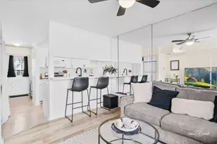 2437 Devonshire Ct, Aurora, IL 60502 - Photo 7