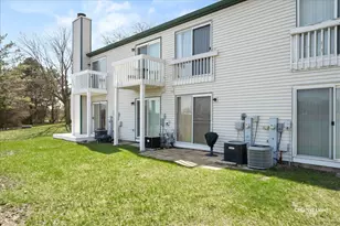 2437 Devonshire Ct, Aurora, IL 60502 - Photo 13