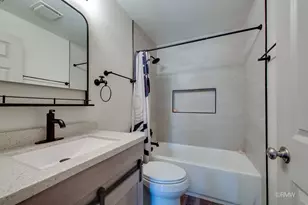 162 Braintree Dr, Bloomingdale, IL 60108 - Photo 9