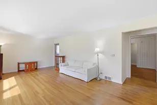 700 Ford Ave, Elgin, IL 60120 - Photo 5