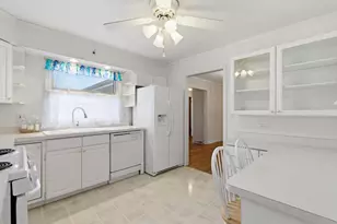 700 Ford Ave, Elgin, IL 60120 - Photo 7