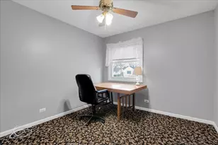 305 Abbey Ln, Vernon Hills, IL 60061 - Photo 27