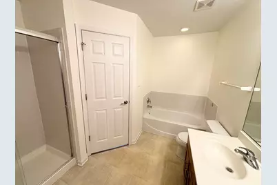 652 Lincoln Station Drive, Oswego, IL 60543 - Photo 9