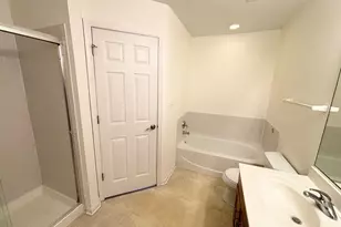 652 Lincoln Station Dr, Oswego, IL 60543 - Photo 9