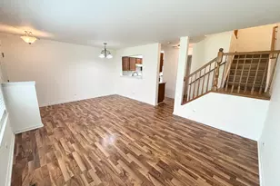 652 Lincoln Station Dr, Oswego, IL 60543 - Photo 3