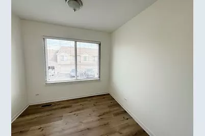 652 Lincoln Station Drive, Oswego, IL 60543 - Photo 13