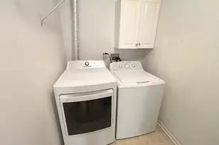 652 Lincoln Station Dr, Oswego, IL 60543 - Photo 11