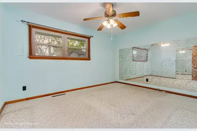 1402 Oakwood Court, McHenry, IL 60050 - Photo 15