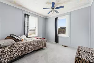 101 Oakleaf Rd, Lake in the Hills, IL 60156 - Photo 11