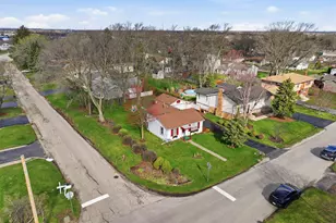 101 Oakleaf Rd, Lake in the Hills, IL 60156 - Photo 17