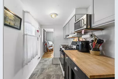 101 Oakleaf Road, Lake in the Hills, IL 60156 - Photo 7