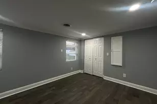 532 N Randall Rd, Aurora, IL 60506 - Photo 9