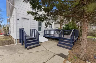 835 Oak St, Elgin, IL 60123 - Photo 35