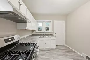 835 Oak St, Elgin, IL 60123 - Photo 17